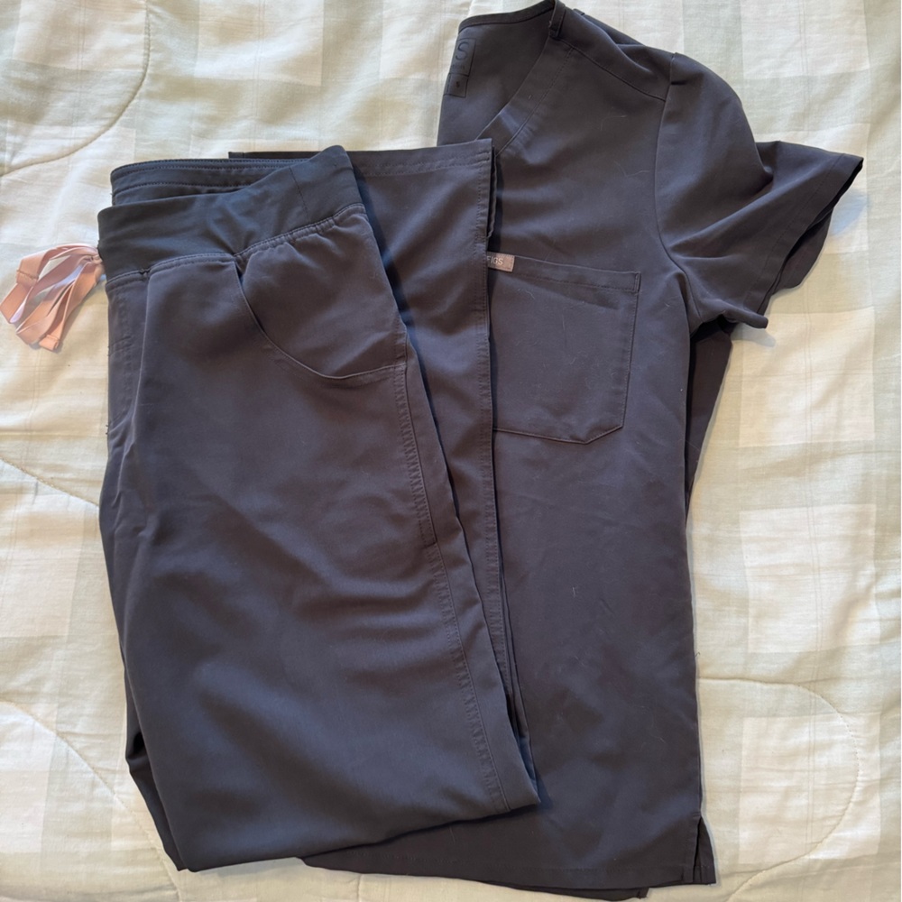 WOMENS FIGS SET